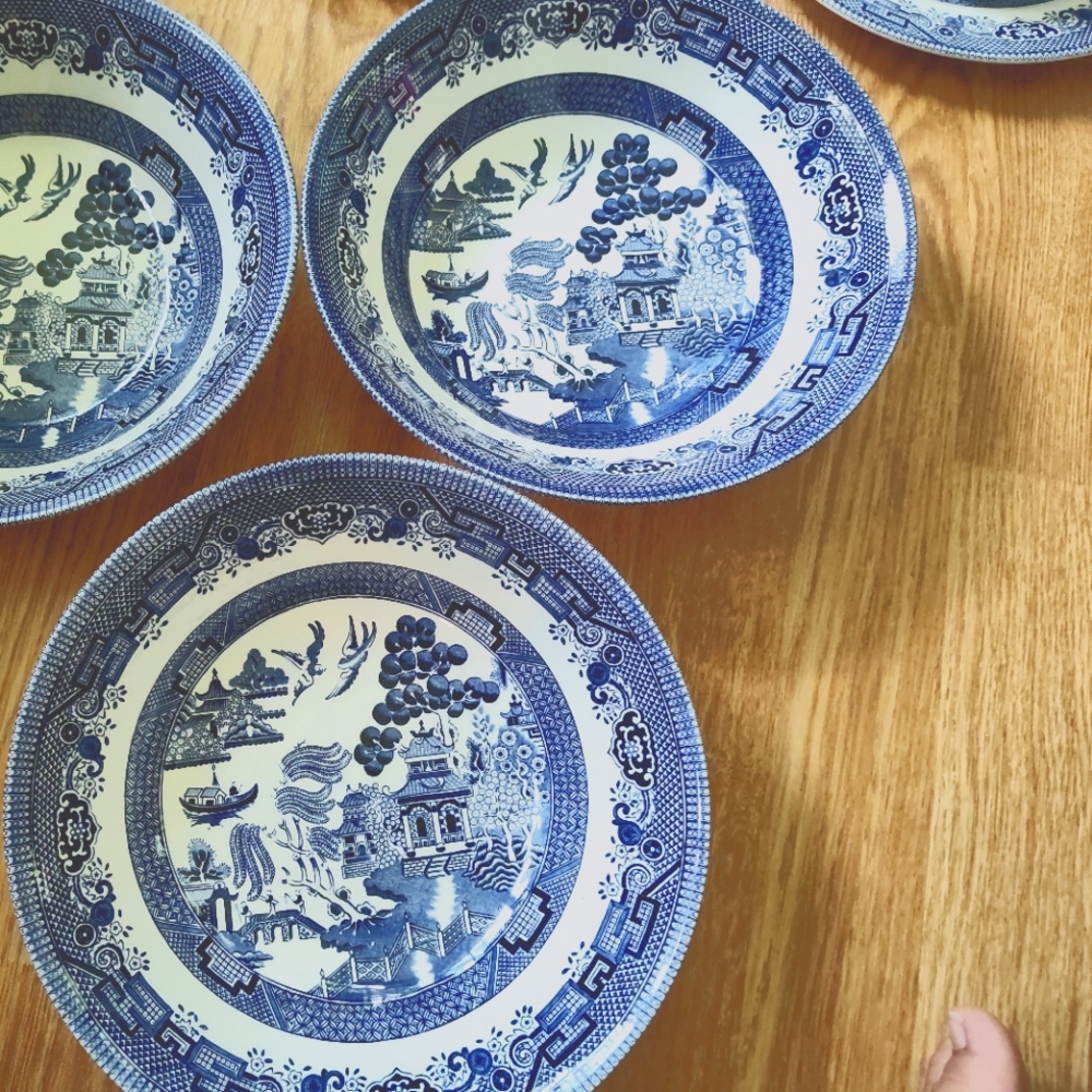 3 bowls Queen by Churchill